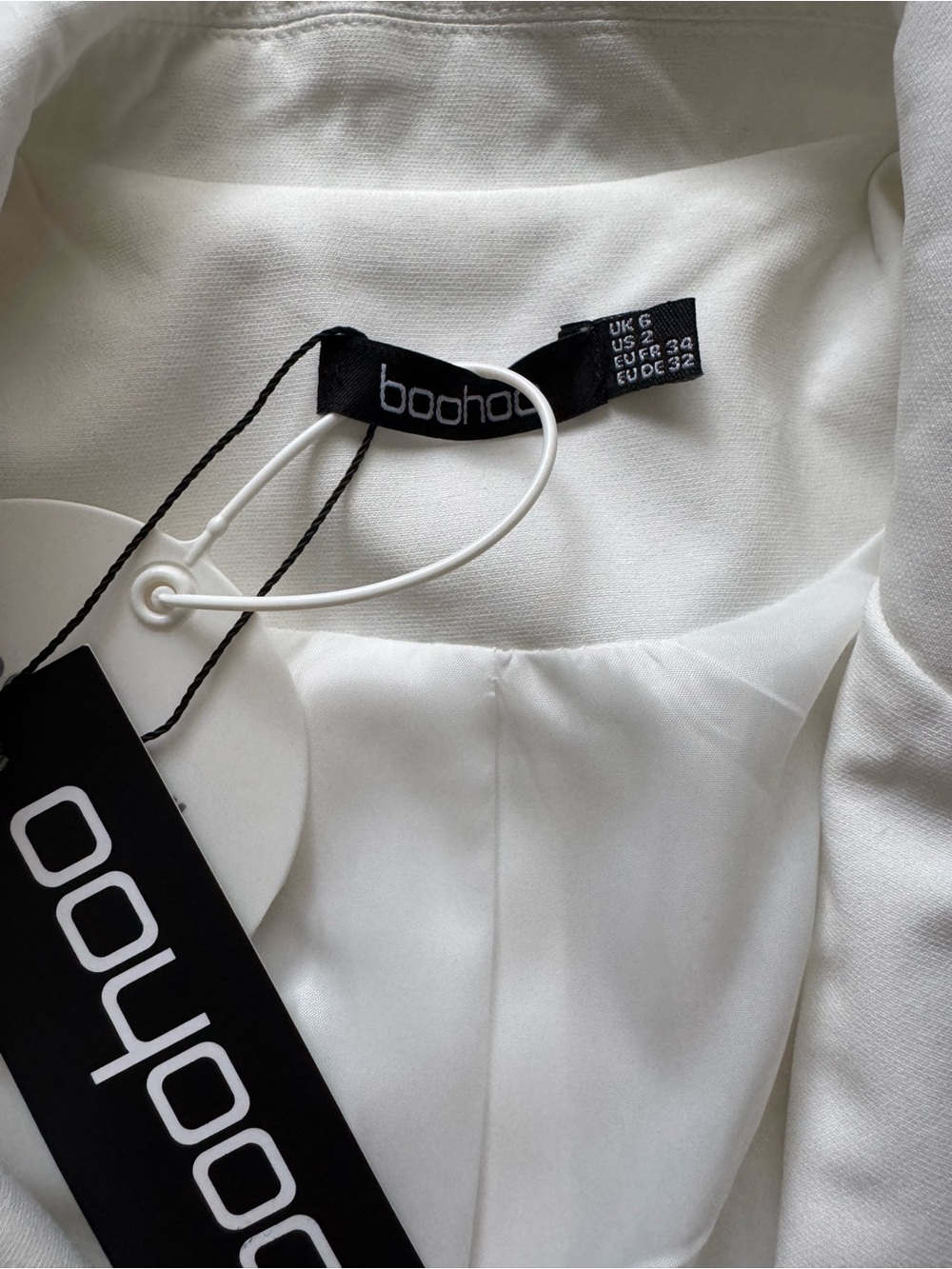 Boohoo White Pearl-Embellished Blazer and Shorts Set - Picture 4 of 6